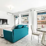 Sunblue - Center & Port Канны