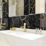 Sunblue - Center & Port Канны